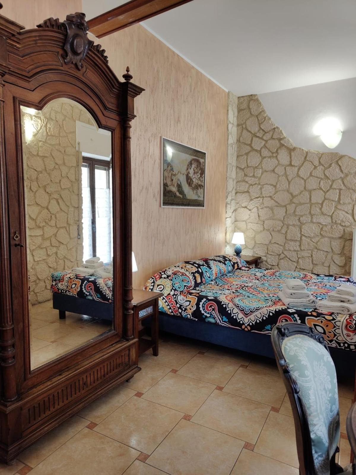 Del Centro Bed & Breakfast เอนนา ภายนอก รูปภาพ