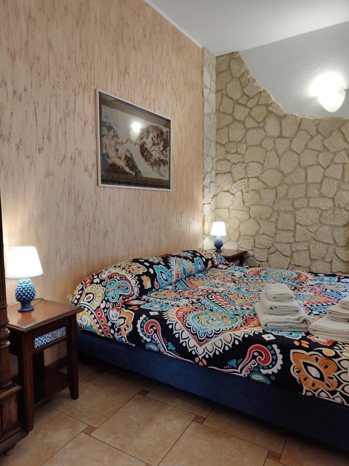 Del Centro Bed & Breakfast เอนนา ภายนอก รูปภาพ